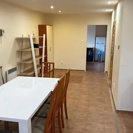 4 Apartment, Hriadky, *