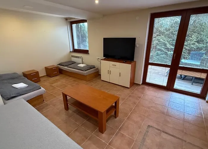 4 Apartment, Hriadky, *