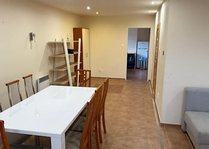 4 Apartment, Hriadky, *